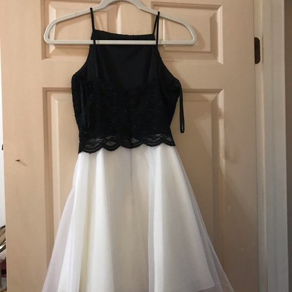 Sequence top and tulle bottom - Picture 2 of 2